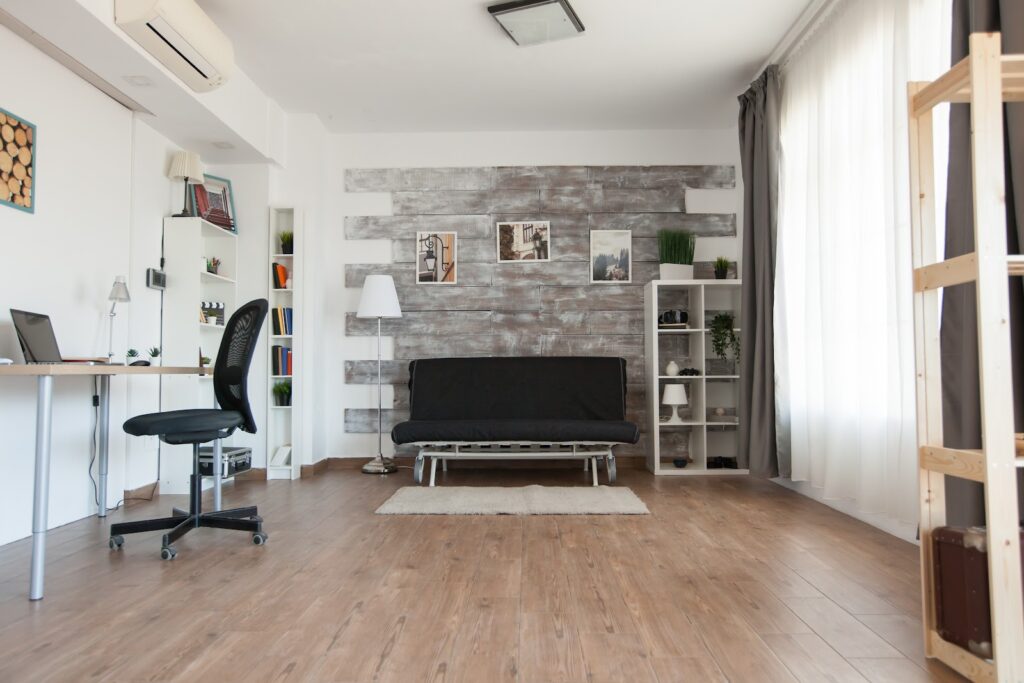 Piso vinilico ou carpete para piso: qual funciona melhor em cada espaço?