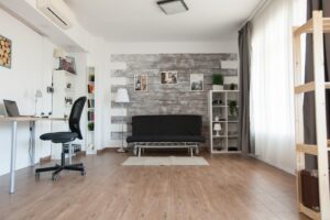 Piso vinilico ou carpete para piso: qual funciona melhor em cada espaço?
